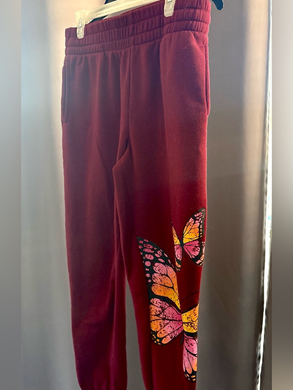 No Boundaries Maroon Butterfly Graphic Fleece Joggers Sweatpants Burgundy L